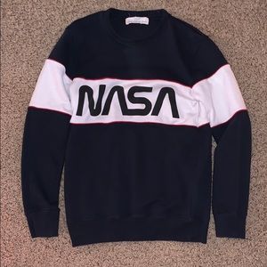 men’s small red white and blue NASA crewneck
